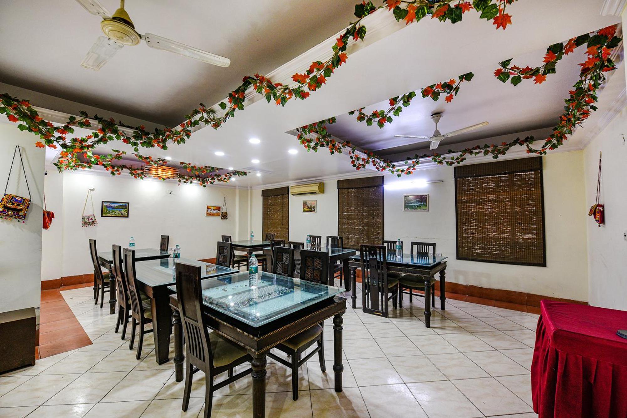 Fabhotel Swiss International Patel Nagar Nova Deli Exterior foto
