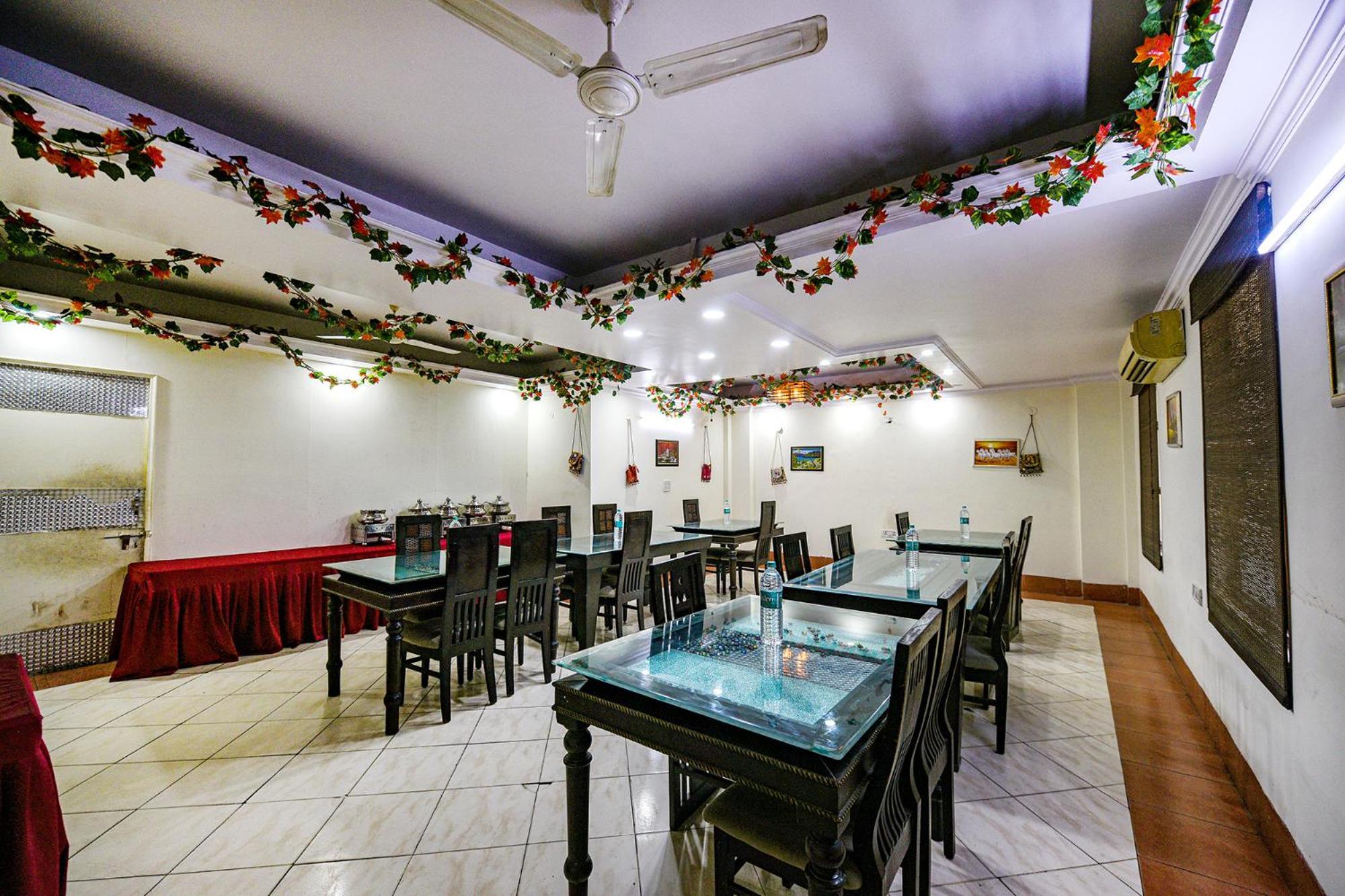 Fabhotel Swiss International Patel Nagar Nova Deli Exterior foto