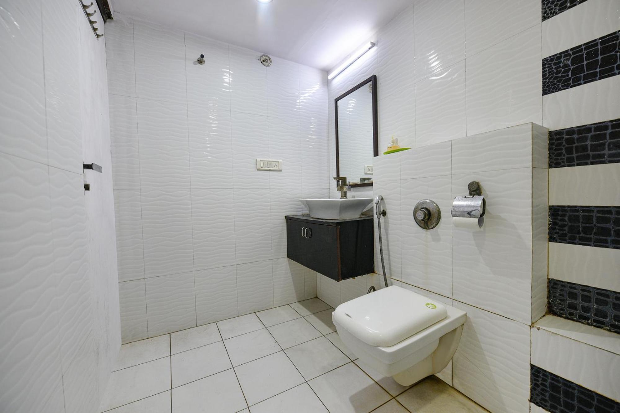 Fabhotel Swiss International Patel Nagar Nova Deli Exterior foto